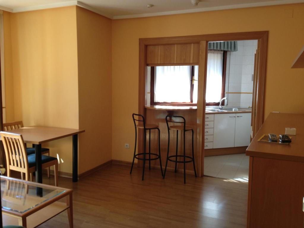 Apartamentos Turisticos Puerta De เลออน ภายนอก รูปภาพ