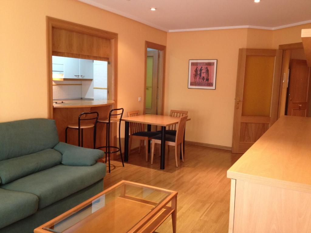 Apartamentos Turisticos Puerta De เลออน ภายนอก รูปภาพ